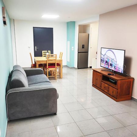 Le 5Eme As // F2 Totalement Refait A Neuf Apartment Saint-Denis Exterior photo